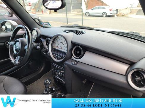 Used 2011 MINI Cooper Convertible image 21