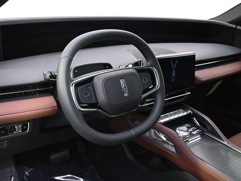 New 2026 Lincoln Nautilus Reserve w/ Jet Appearance Package AWD/4WD image 11