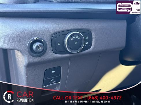 Used 2025 Ford Transit 350 XLT image 34