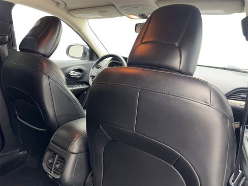 Used 2016 Jeep Cherokee Limited image 42