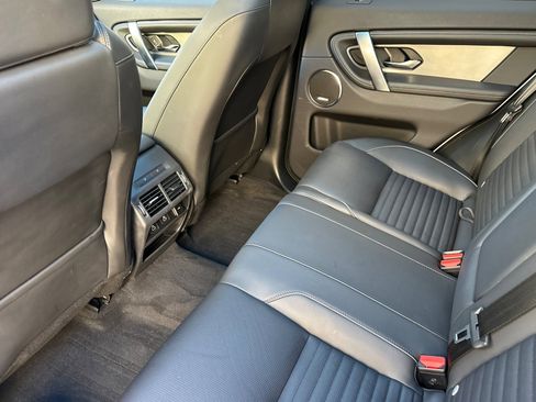 Certified 2025 Land Rover Discovery Sport Dynamic SE image 12