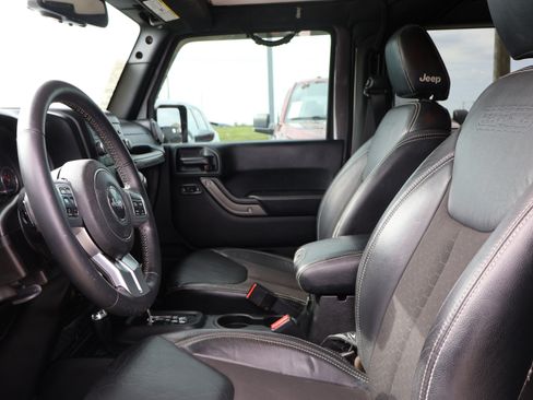 Used 2018 Jeep Wrangler Sport AWD/4WD image 16
