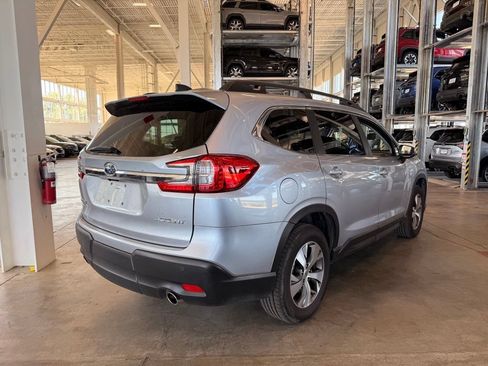 Used 2025 Subaru Ascent Premium AWD/4WD image 3