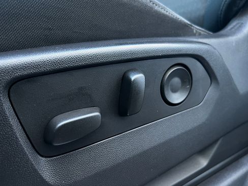 Used 2025 Chevrolet Silverado 1500 LT image 13