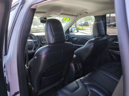 Used 2021 Jeep Cherokee Latitude Lux w/ Comfort/Convenience Group FWD image 26