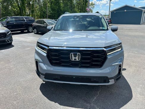 Used 2023 Honda Pilot Touring image 2