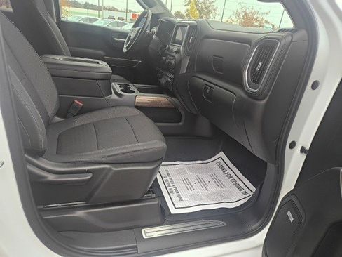 Used 2019 Chevrolet Silverado 1500 RST image 19