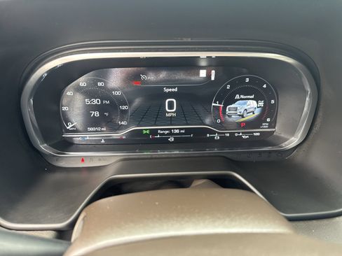 Certified 2022 GMC Yukon XL SLT w/ Max Trailering Package AWD/4WD image 10