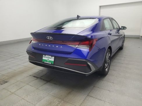 Used 2025 Hyundai Elantra Sport FWD image 9