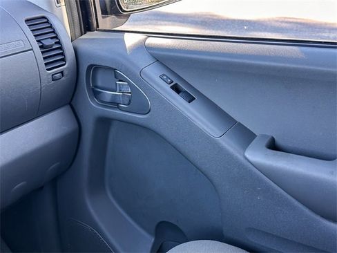 Used 2019 Nissan Frontier SV image 24