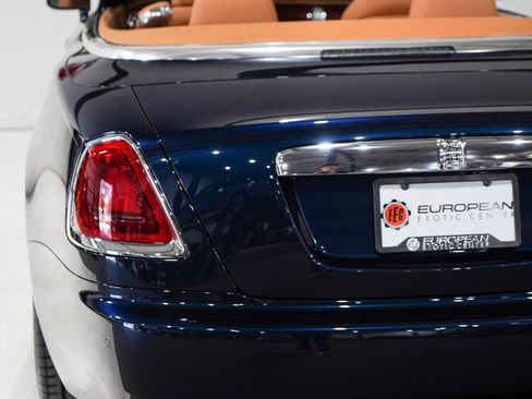 Used 2017 Rolls-Royce Dawn image 35