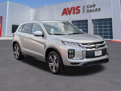 Used 2025 Mitsubishi Outlander Sport SE AWD/4WD image 3
