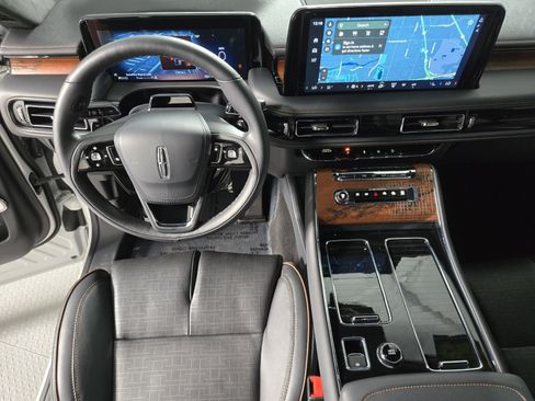 Certified 2025 Lincoln Aviator Black Label image 14