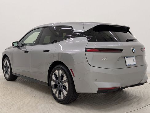 New 2026 BMW iX xDrive60 image 3