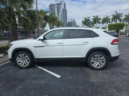Used 2022 Volkswagen Atlas Cross Sport SE image 2