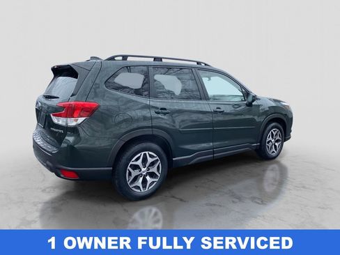 Used 2022 Subaru Forester Premium image 8