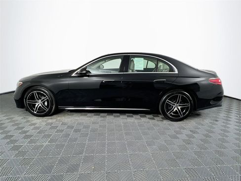 Used 2025 Mercedes-Benz E 350 4MATIC Sedan image 3