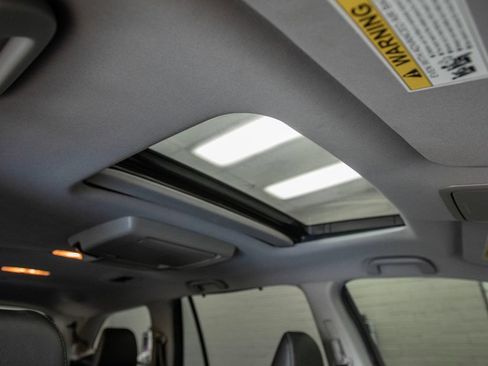 Used 2019 Honda Pilot Touring image 25