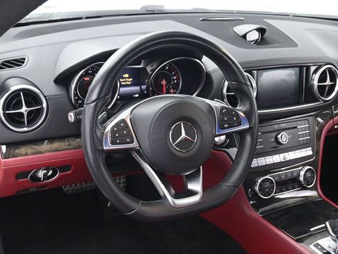 Used 2018 Mercedes-Benz SL 550 image 16