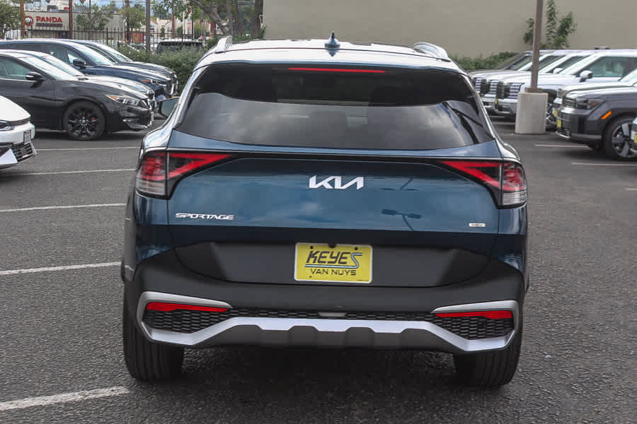 Used 2023 Kia Sportage EX AWD/4WD image 6