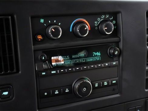 New 2024 Chevrolet Express 2500 image 24