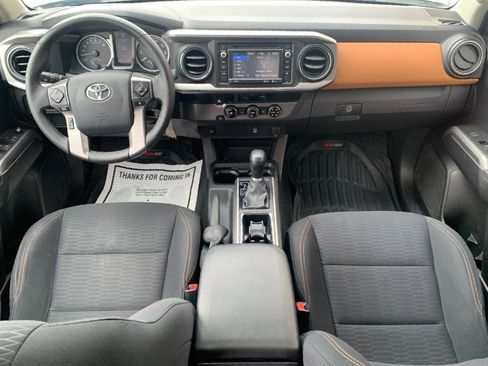 Used 2017 Toyota Tacoma SR5 w/ Tow Package RWD image 23
