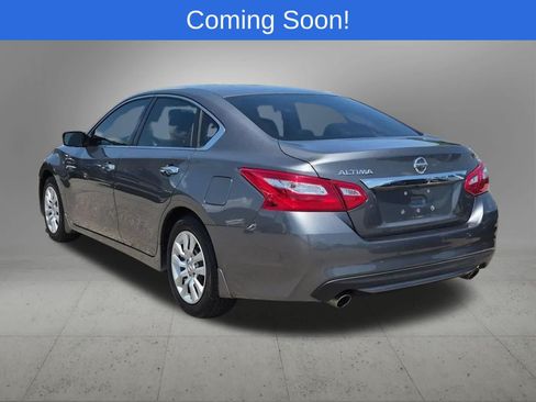 Used 2017 Nissan Altima 2.5 S w/ Power Driver Seat Package FWD image 4