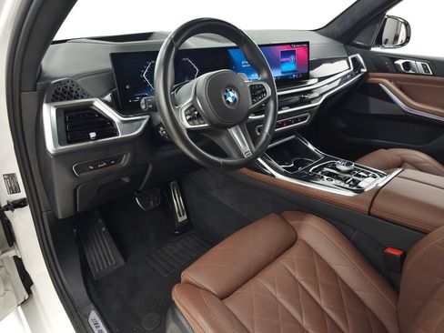 Used 2025 BMW X7 xDrive40i w/ M Sport Package AWD/4WD image 19