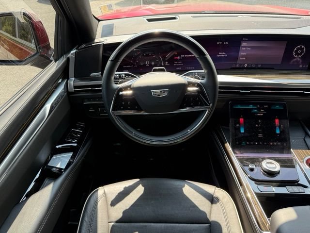 Used 2025 Cadillac Escalade Premium Luxury w/ Touring Package AWD/4WD image 25