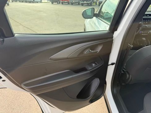 Used 2023 Chevrolet TrailBlazer LS image 13