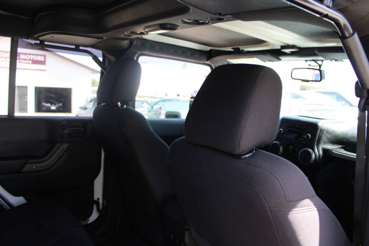 Used 2017 Jeep Wrangler Unlimited Sport w/ Quick Order Package 23S AWD/4WD image 10