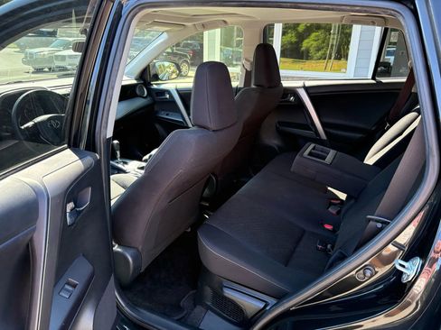 Used 2016 Toyota RAV4 XLE image 10