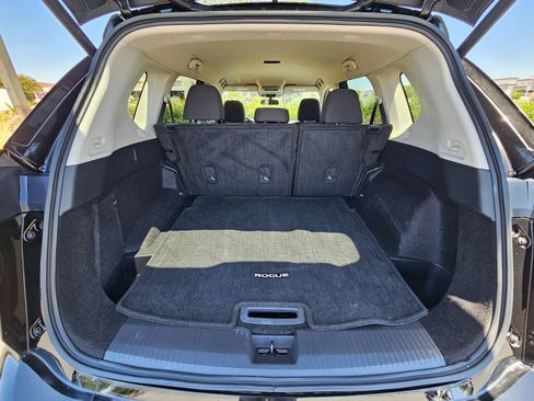 Used 2025 Nissan Rogue SV AWD/4WD image 25