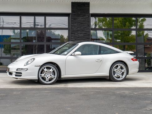 Used 2008 Porsche 911 Targa 4 AWD/4WD image 2