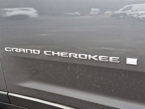 Used 2022 Jeep Grand Cherokee L Limited w/ Luxury Tech Group II image 31