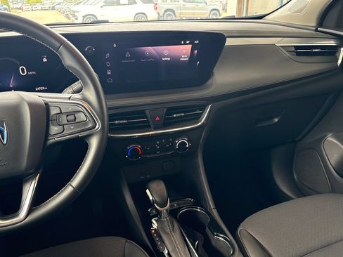 Used 2025 Buick Encore GX Preferred FWD image 23