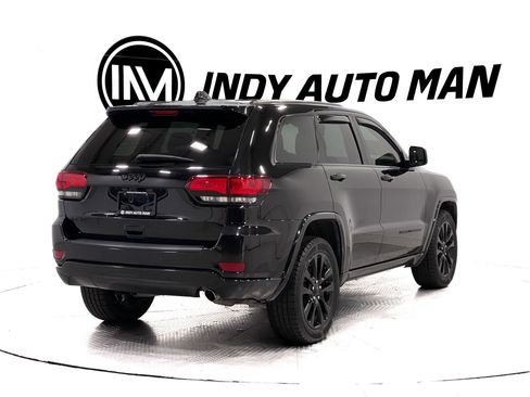 Used 2019 Jeep Grand Cherokee Altitude image 4