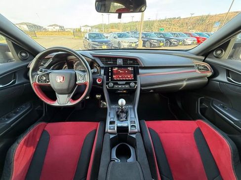 Used 2018 Honda Civic Type R image 11