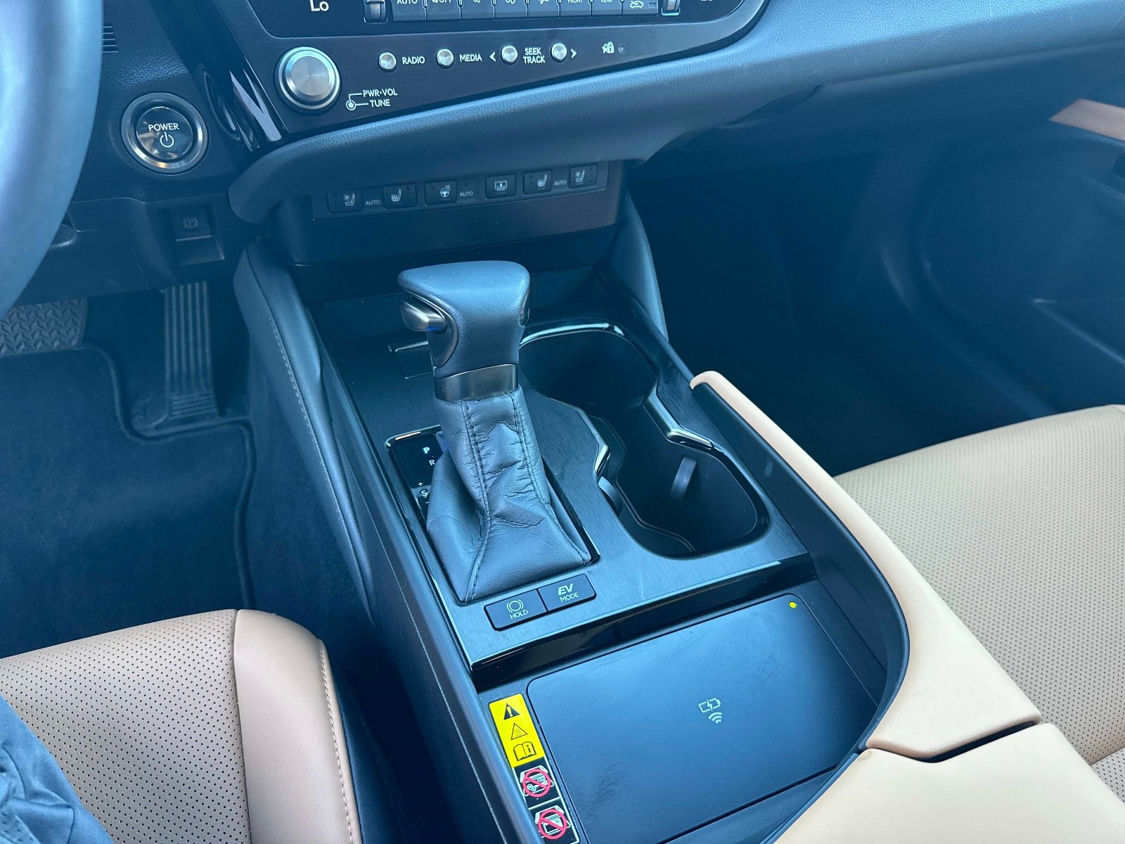 Used 2024 Lexus ES 300h w/ Premium Package FWD image 26