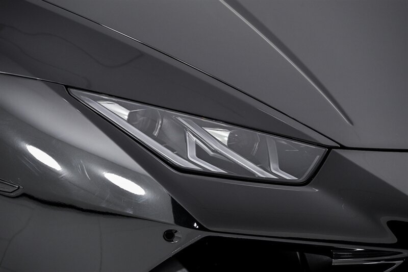 Used 2021 Lamborghini Huracan EVO RWD image 5