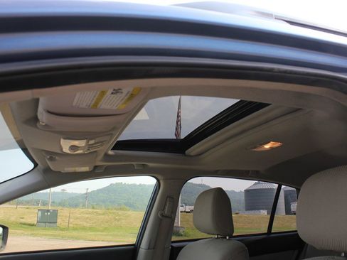 Used 2015 Subaru Crosstrek 2.0i Premium image 26