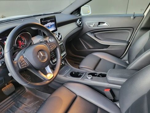 Used 2020 Mercedes-Benz GLA 250 4MATIC image 25