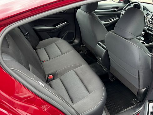Used 2023 Nissan Altima 2.5 SV FWD image 8