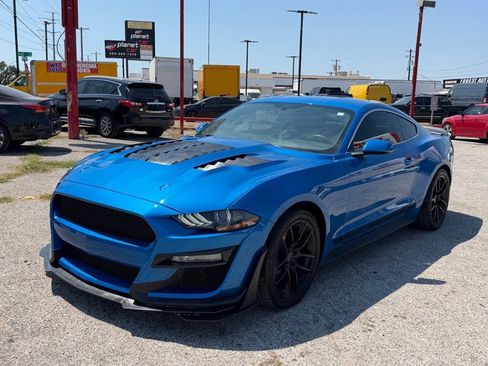 Used 2019 Ford Mustang Premium w/ Equipment Group 201A RWD image 3