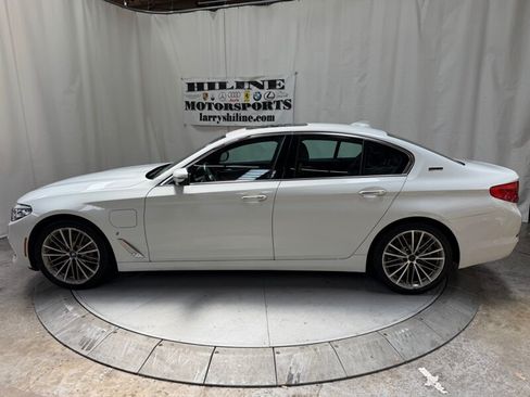 Used 2018 BMW 530e w/ Premium Package 2 RWD image 1