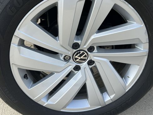 Used 2023 Volkswagen Atlas Cross Sport SE w/ Panoramic Sunroof Package image 12