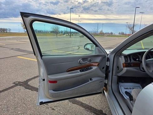 Used 2000 Buick Le Sabre Custom w/ Luxury Opt Pkg image 4