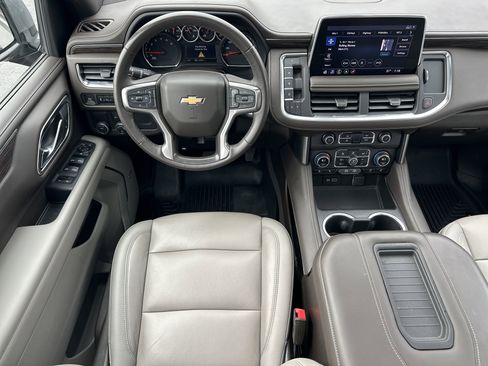 Used 2021 Chevrolet Suburban LT w/ Rear Media and Nav Package image 25