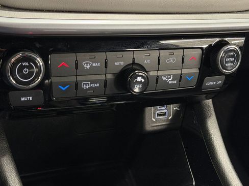 Used 2025 Jeep Compass Limited AWD/4WD image 15