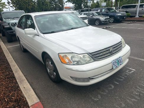 Used 2004 Toyota Avalon XLS FWD image 1